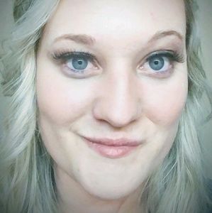 Meet your Posher, Debra